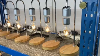 inovatívne stôl magnetické levitující stolná lampa bezdrôtový telefón nabíjačky
