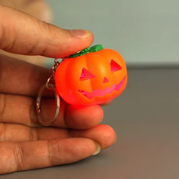 Halloween Tekvica LED Krúžok rozsvieti sa Tlačidlo Reťazca Hračka Darček so Zvukom LED light emitting zvuk tekvicové hlavy keychain