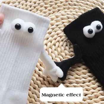 Magnetické ponožky s ruky pre mužov a ženy, čierna a biela legrační a roztomilý kreslený oči trubice ponožky