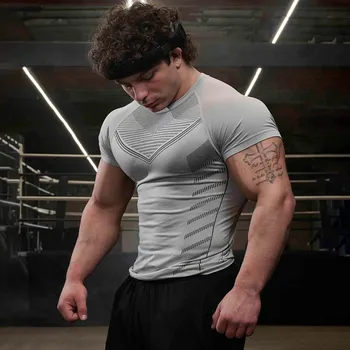 2023 Nové letné fitness oblečenie pánske crewneck vytlačené beží T-shirt rýchle sušenie high-úsek Americký školenia pančucháče